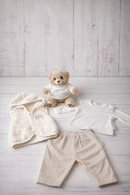 Cosy Giraffe Luxury Baby Gift Box